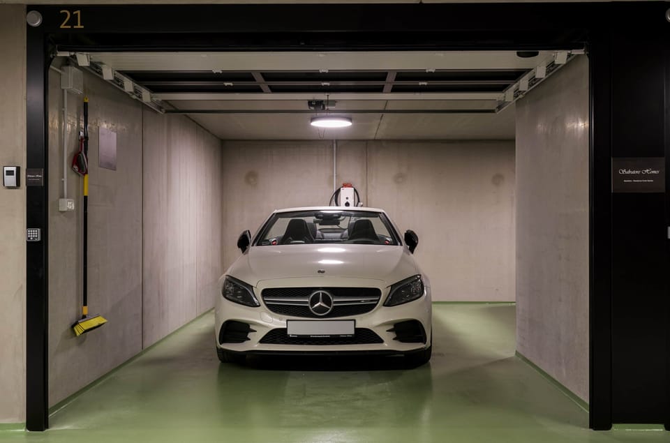 Garage for 1 Car (more optionally available)