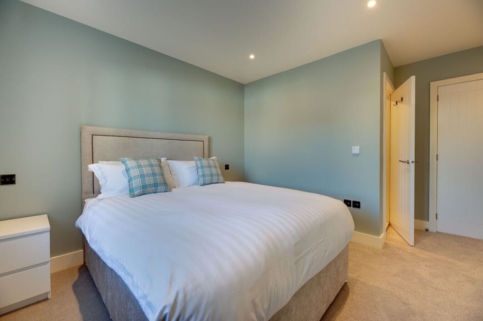 King Bedroom 2 En-Suite