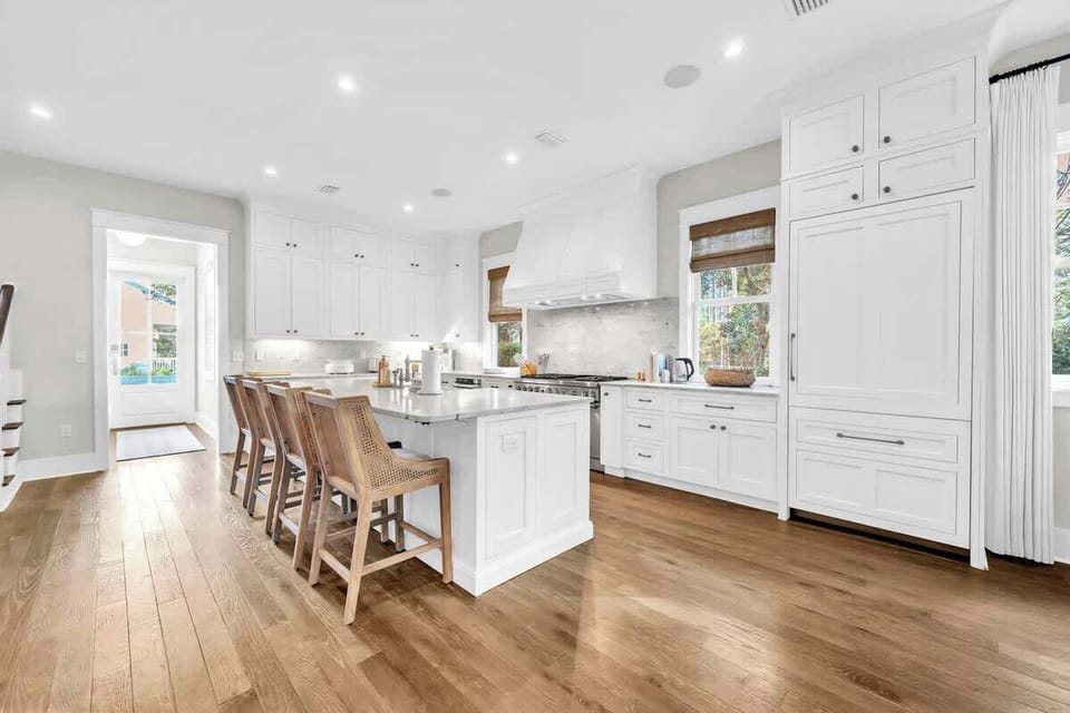 Fully equipped gourmet kitchen.