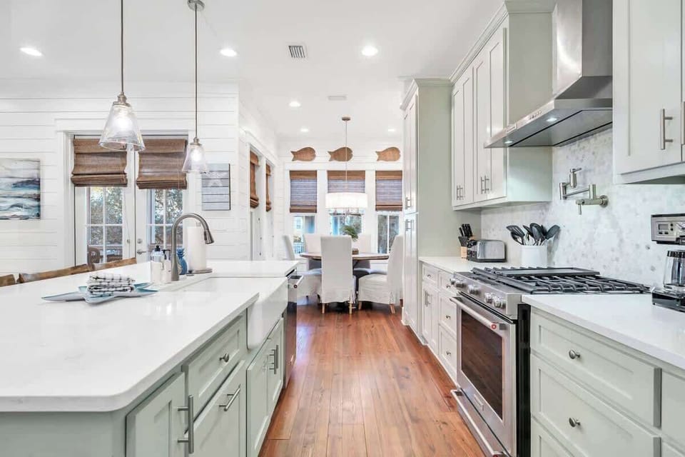 Fully equipped kitchen with all your cooking essentials!