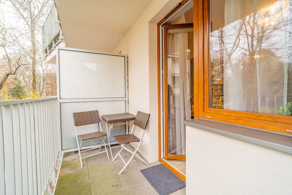 Centrally Located Apartment with Balcony Perfect for Four | Book Now With RENTUJEMY
