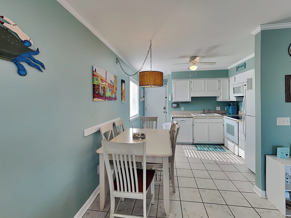 Dining Area - Seating for 6