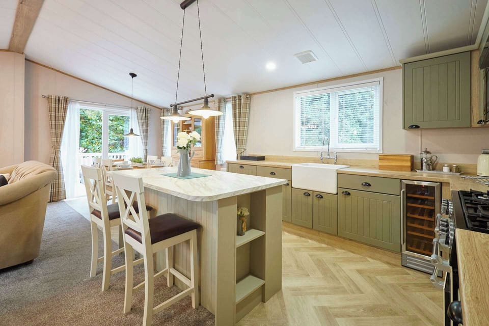 The White Rose Lodge, Allerthorpe Golf & Country Park, York - Host & Stay