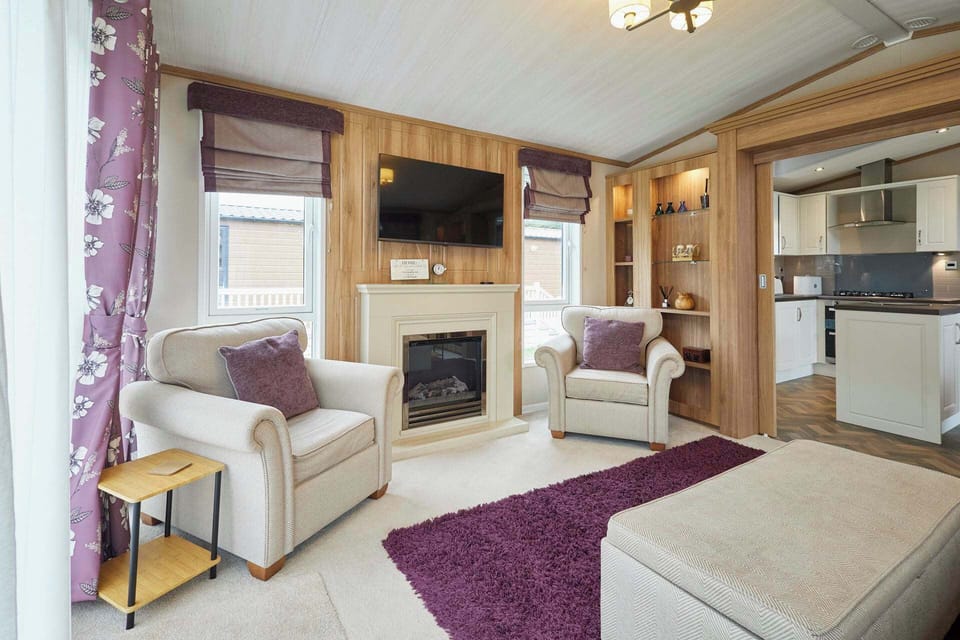 Baker's Lodge,  Allerthorpe Golf & Country Park, York - Host & Stay