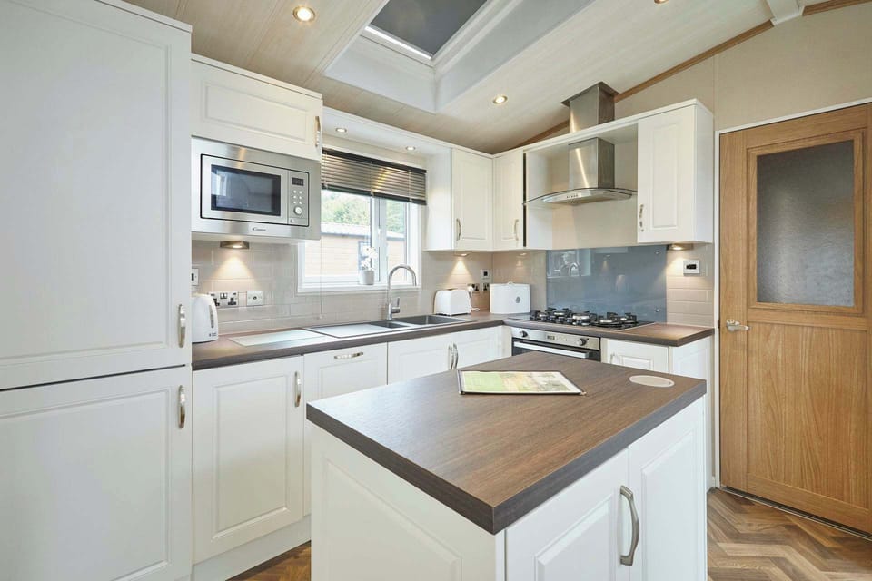 Baker's Lodge,  Allerthorpe Golf & Country Park, York - Host & Stay