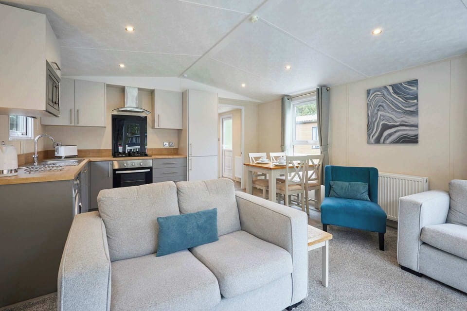 Tarn Lodge,  Allerthorpe Golf & Country Park, York - Host & Stay