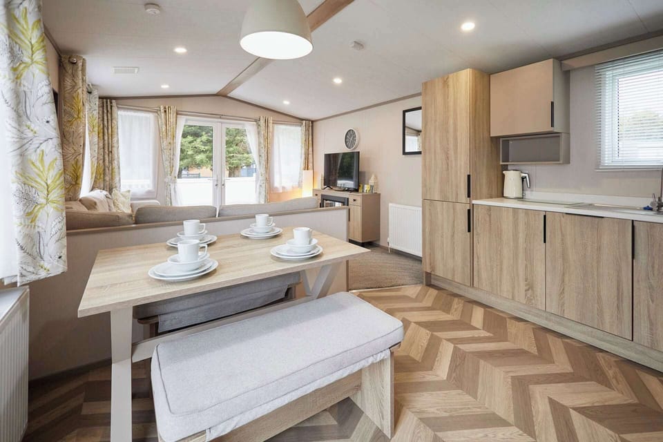 Stone Beck Lodge,  Allerthorpe Golf & Country Park, York - Host & Stay