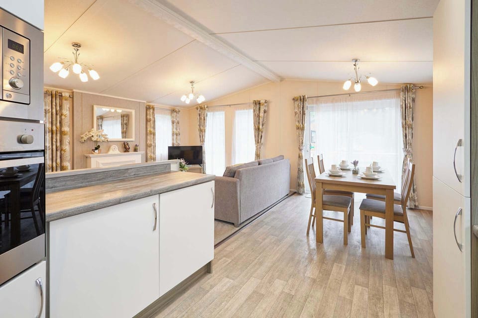 Woodpecker Lodge,  Allerthorpe Golf & Country Park, York - Host & Stay
