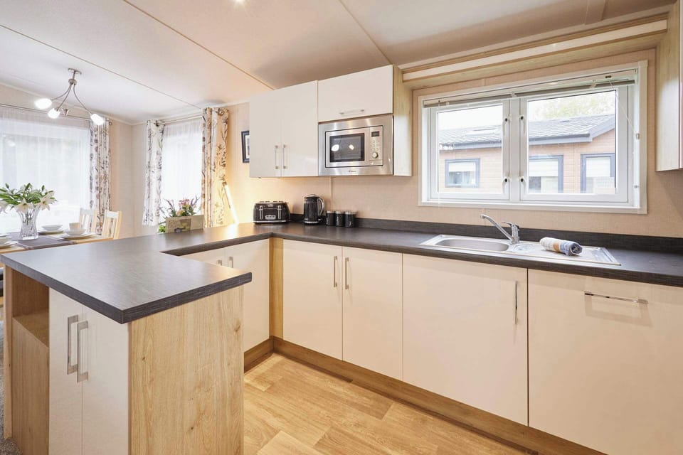 Primrose Lodge, Allerthorpe Golf & Country Park, York - Host & Stay