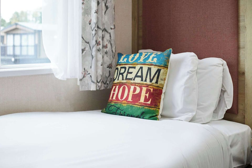 Primrose Lodge, Allerthorpe Golf & Country Park, York - Host & Stay