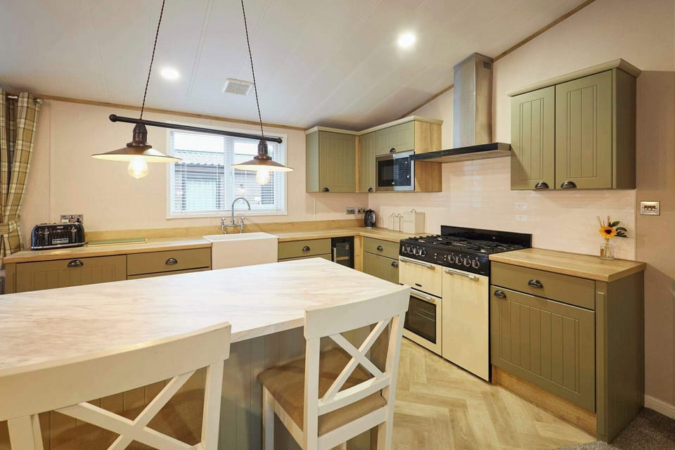 Foxglove Lodge, Allerthorpe Golf & Country Park, York - Host & Stay