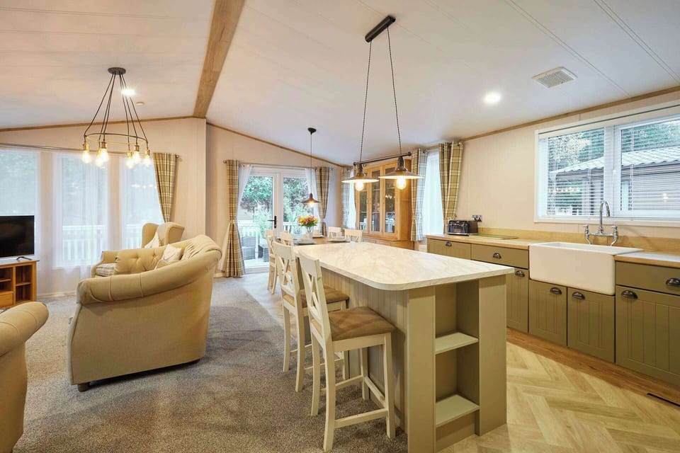 Foxglove Lodge, Allerthorpe Golf & Country Park, York - Host & Stay