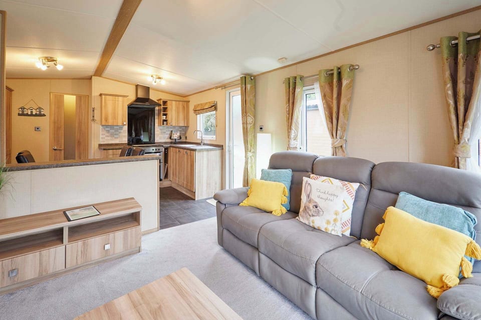 Brooksbank Lodge,  Allerthorpe Golf & Country Park, York - Host & Stay