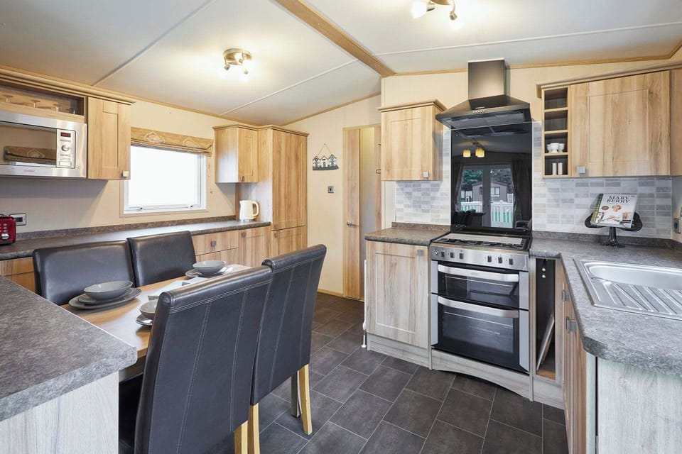 Brooksbank Lodge,  Allerthorpe Golf & Country Park, York - Host & Stay