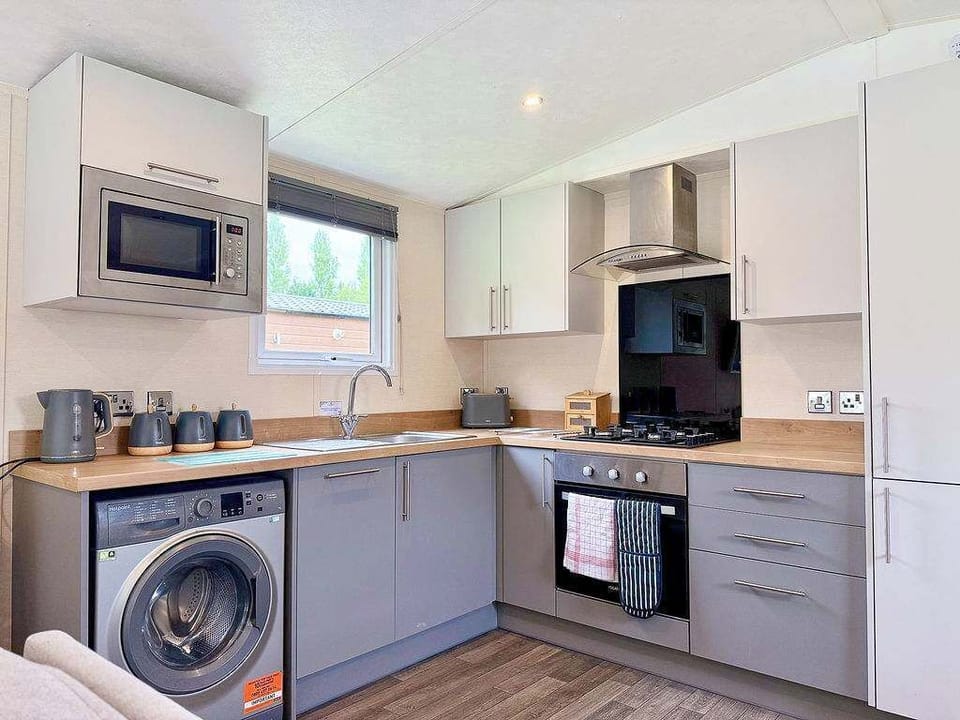 Lucas Lodge,  Allerthorpe Golf & Country Park, York - Host & Stay