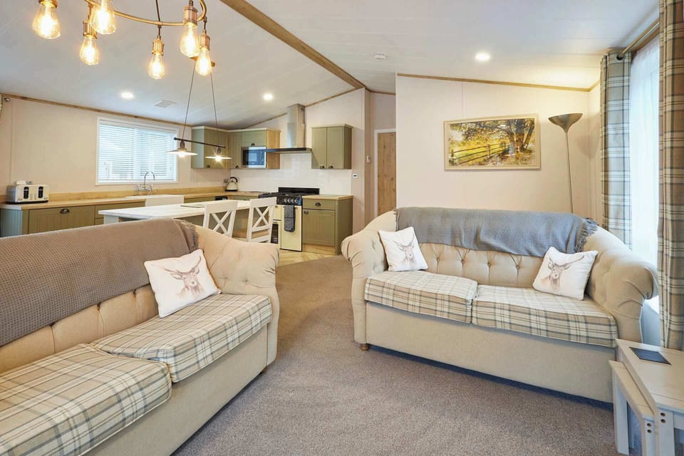 Hawthorne Villa, Allerthorpe Golf & Country Park, York - Host & Stay