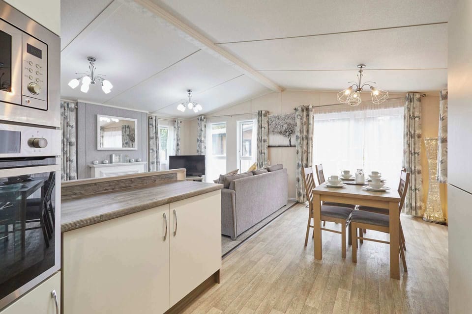 Reynards Retreat, Allerthorpe Golf & Country Park, York - Host & Stay