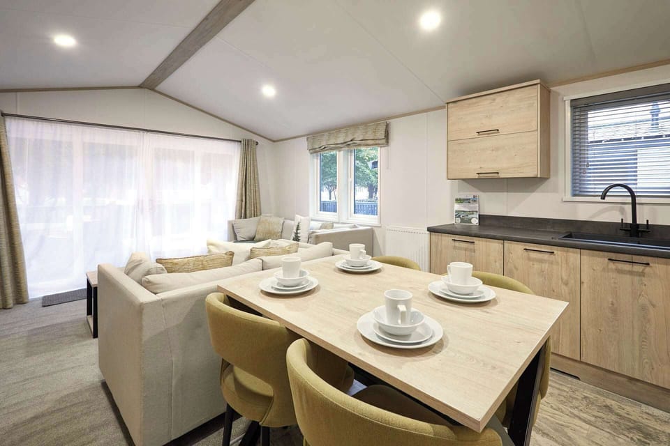 Fir Tree Lodge, Allerthorpe Golf & Country Park, York - Host & Stay