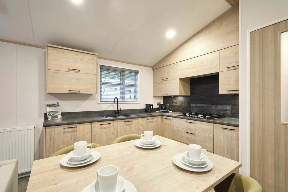 Fir Tree Lodge, Allerthorpe Golf & Country Park, York - Host & Stay