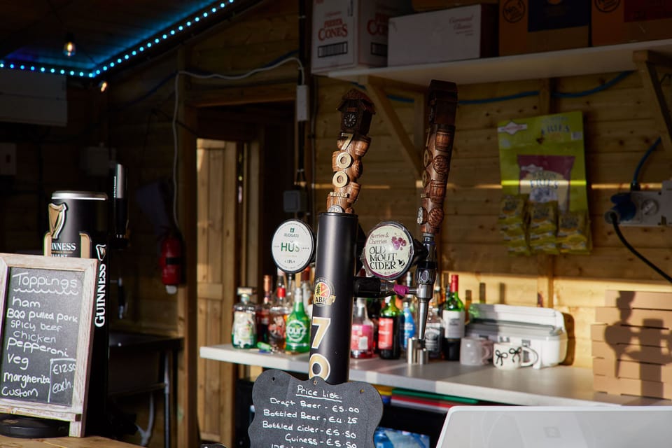 Wag Tail Lodge, Allerthorpe Golf & Country Park, York - Host & Stay
