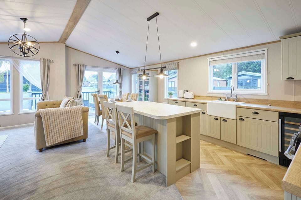 Grace Louise Retreat, Allerthorpe Golf & Country Park, York - Host & Stay