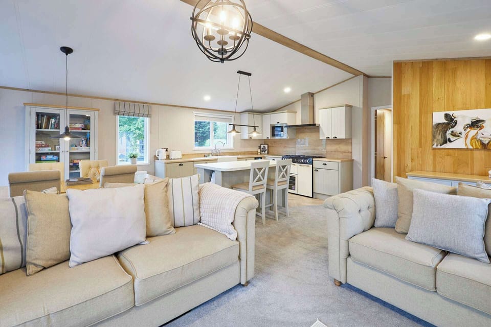 Grace Louise Retreat, Allerthorpe Golf & Country Park, York - Host & Stay