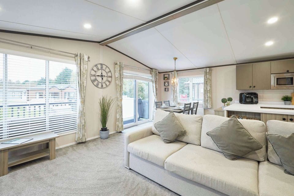 20 Sandy Lane , Allerthorpe Golf & Country Park, York - Host & Stay