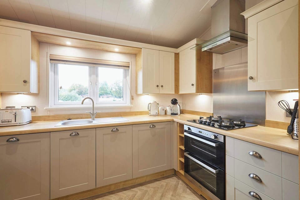 Kinship Lodge, Allerthorpe Golf & Country Park, York - Host & Stay