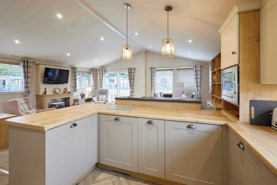 Kinship Lodge, Allerthorpe Golf & Country Park, York - Host & Stay