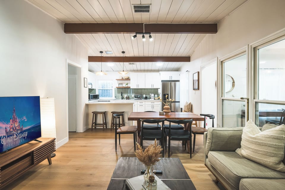 Open-plan living space, dining and kitchen