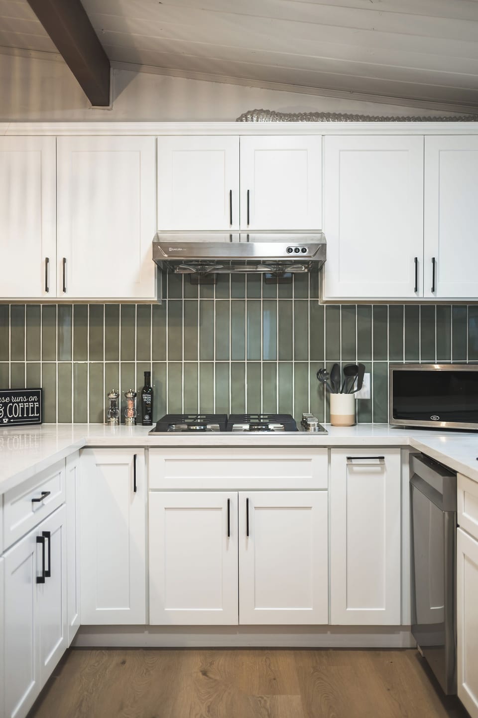 Full kitchen for your cooking needs