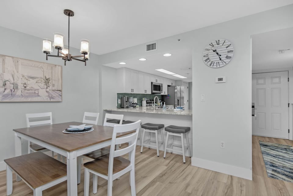 Ample seating for all diners at the table or at the breakfast bar