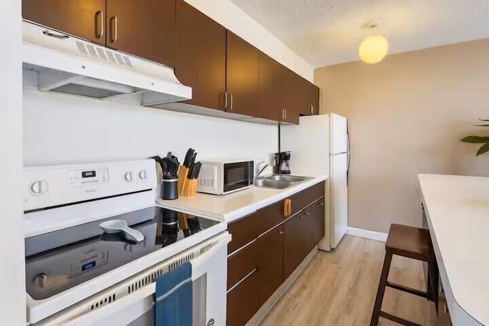 Kitchen - Left Side