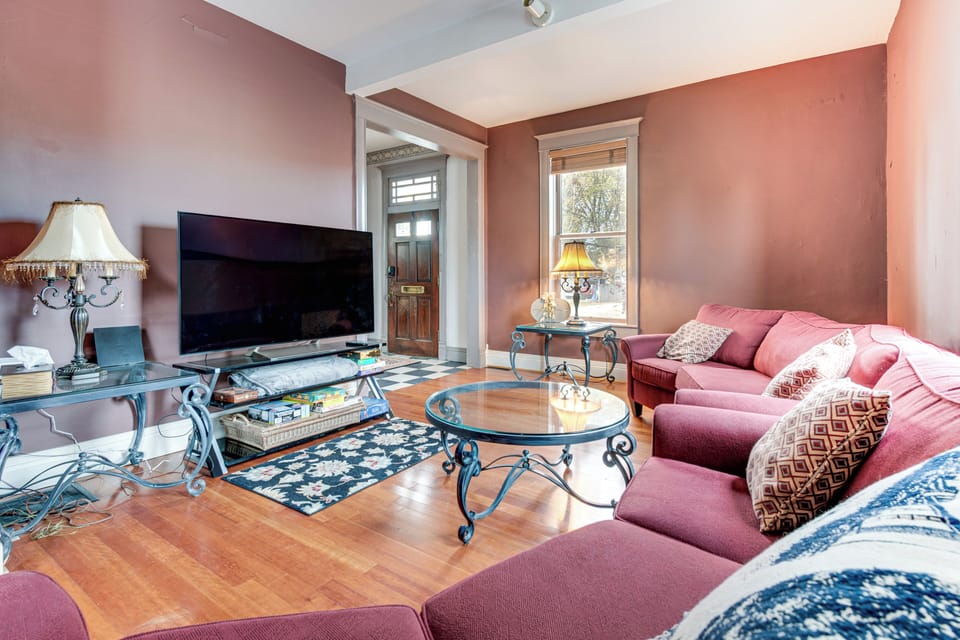 Virden Vacation Rental | 3BR | 1.5BA | 3,200 Sq Ft | 7 Steps to Enter