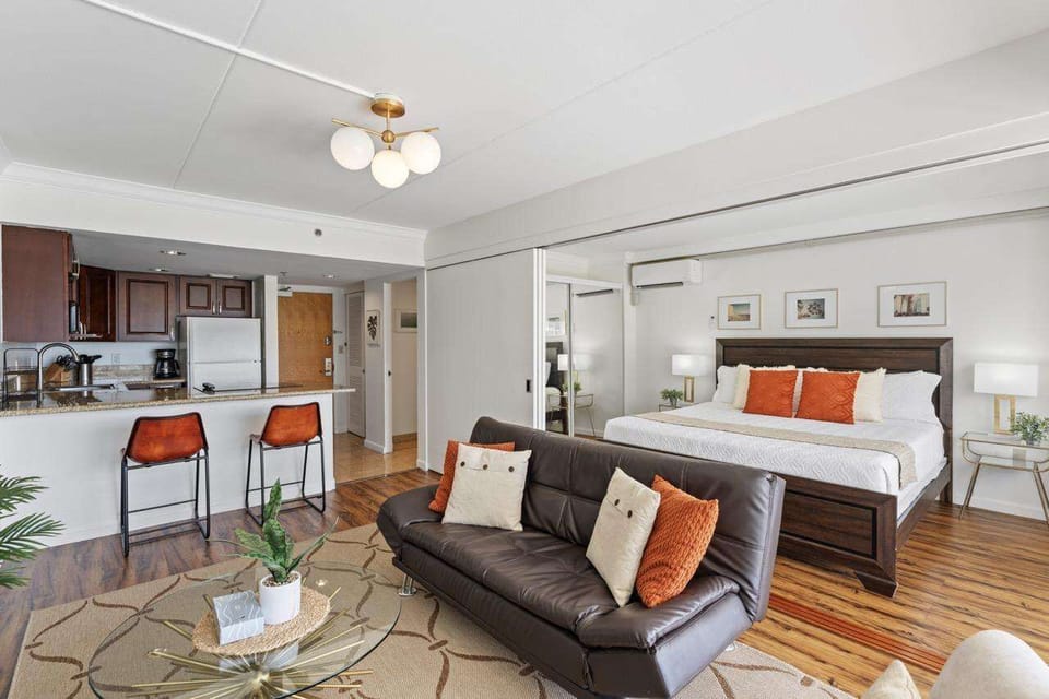 Living Room / Bedroom