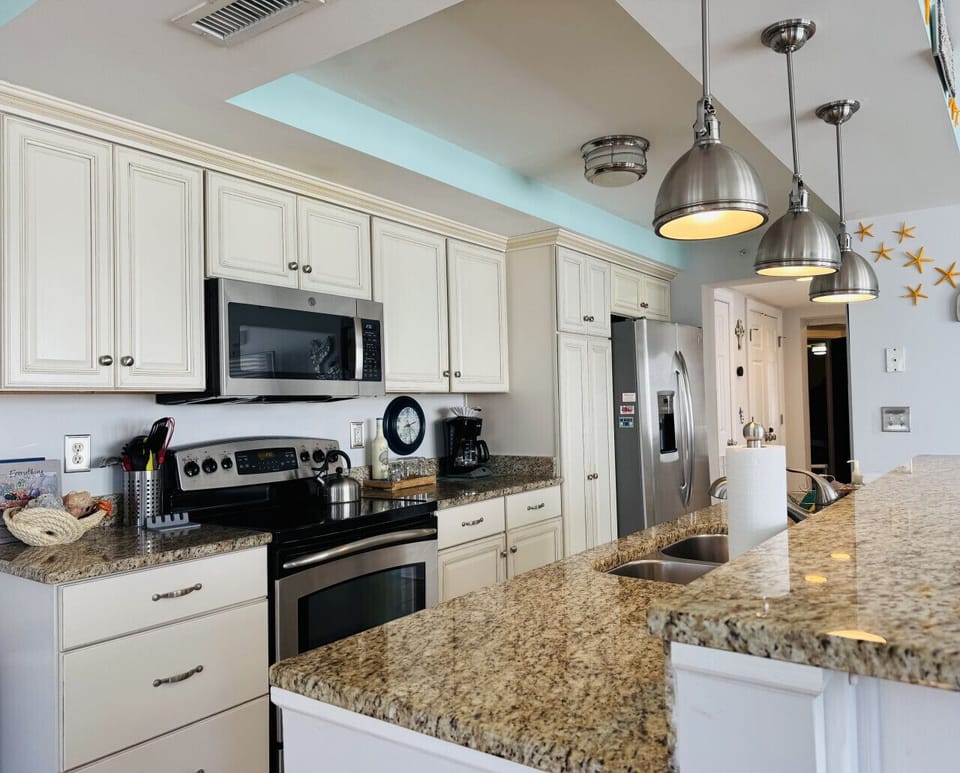 Nauti on Tybee @ Captains Watch - fully stocked kitchen
