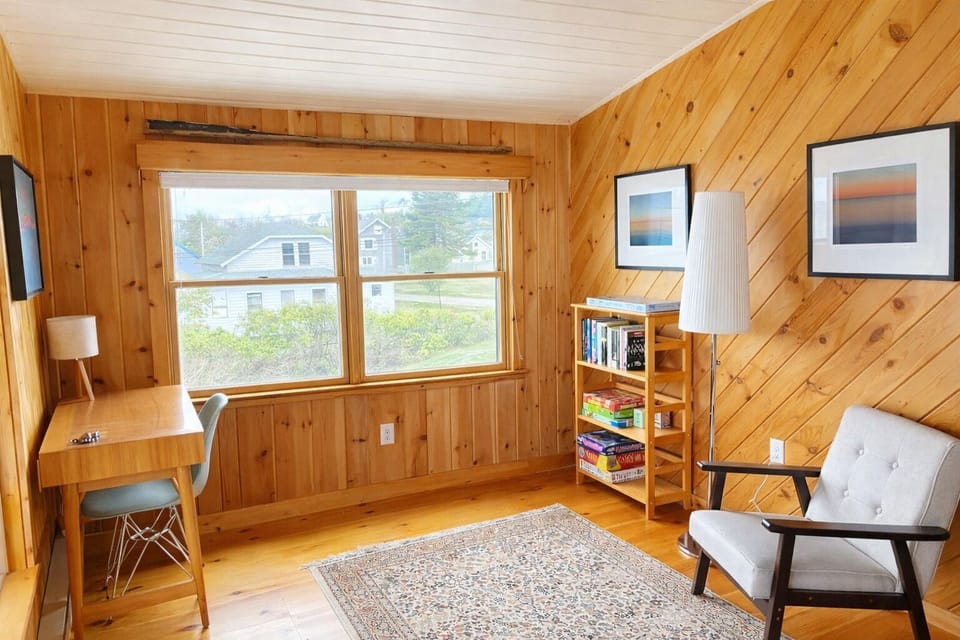 Sitting area.