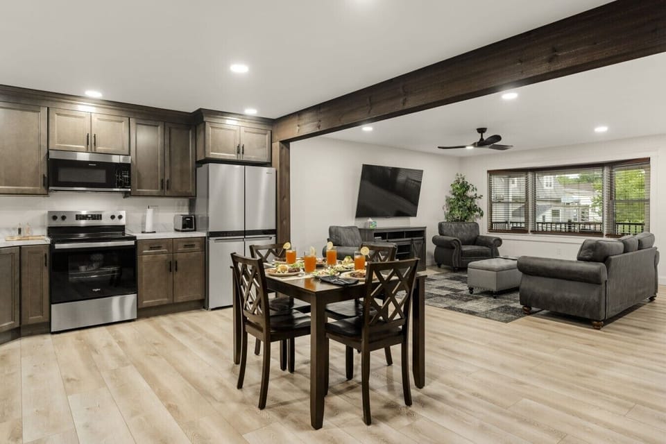 [Kitchen/ Dining Area]