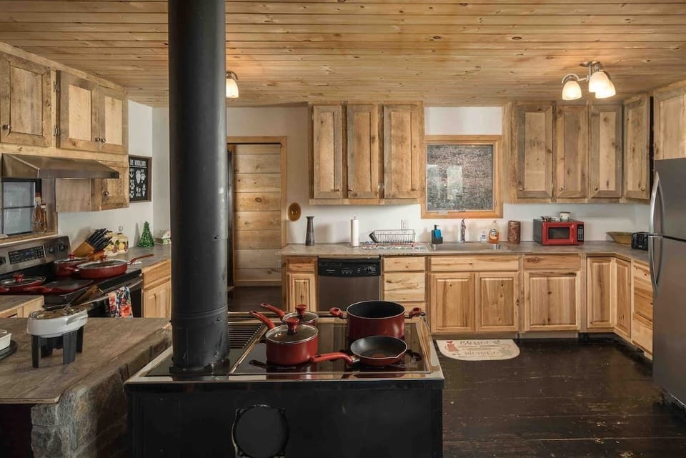 Kitchen, with picture taken from the dining area