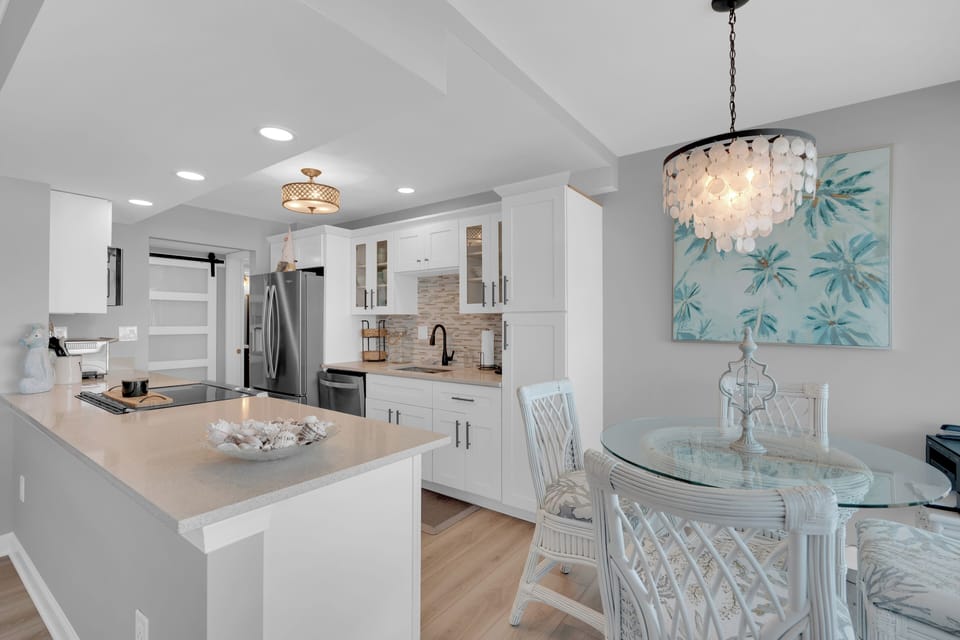 light and bright kitchen at you Fort Myers Beach monthly rental