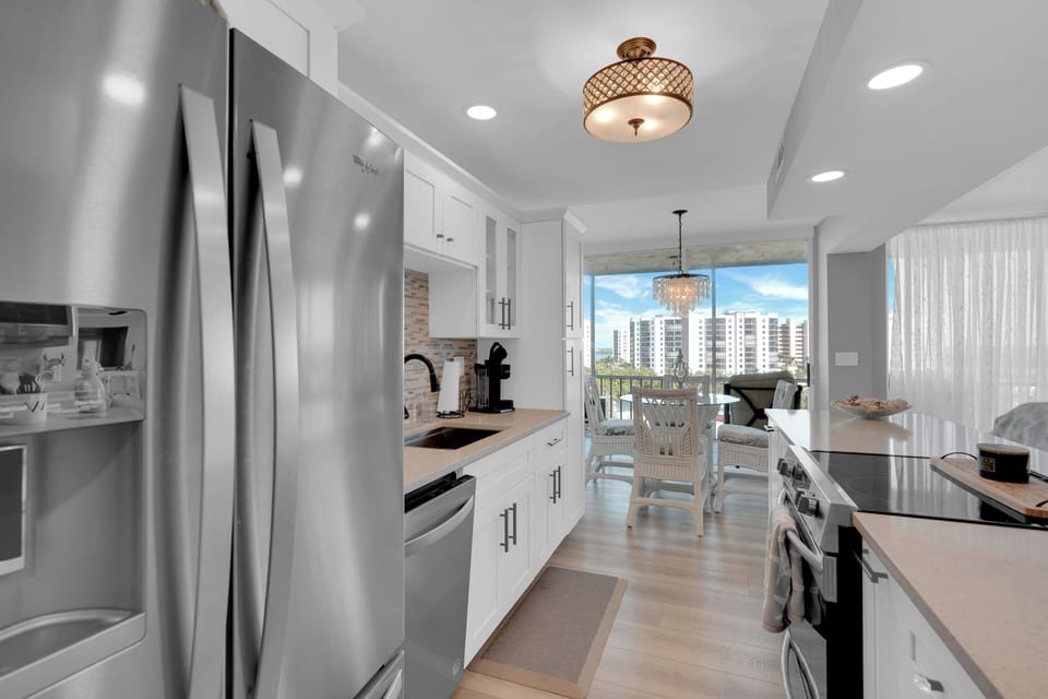 Marina Towers 704 comes with everything you need to prepare meals for guest. 