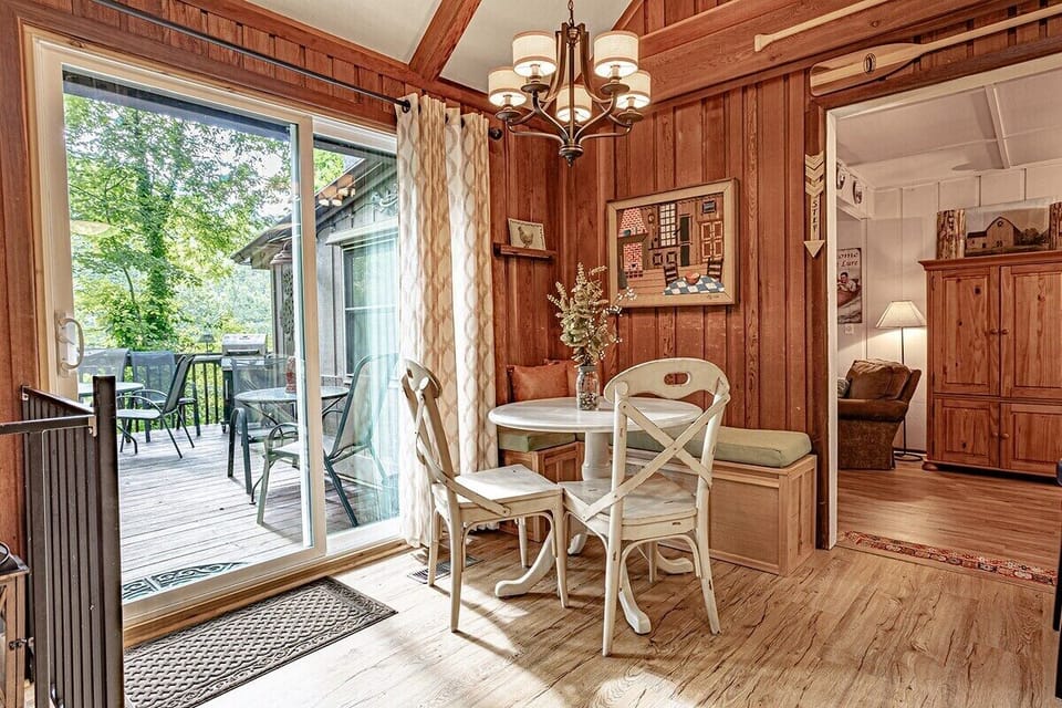 Breakfast nook