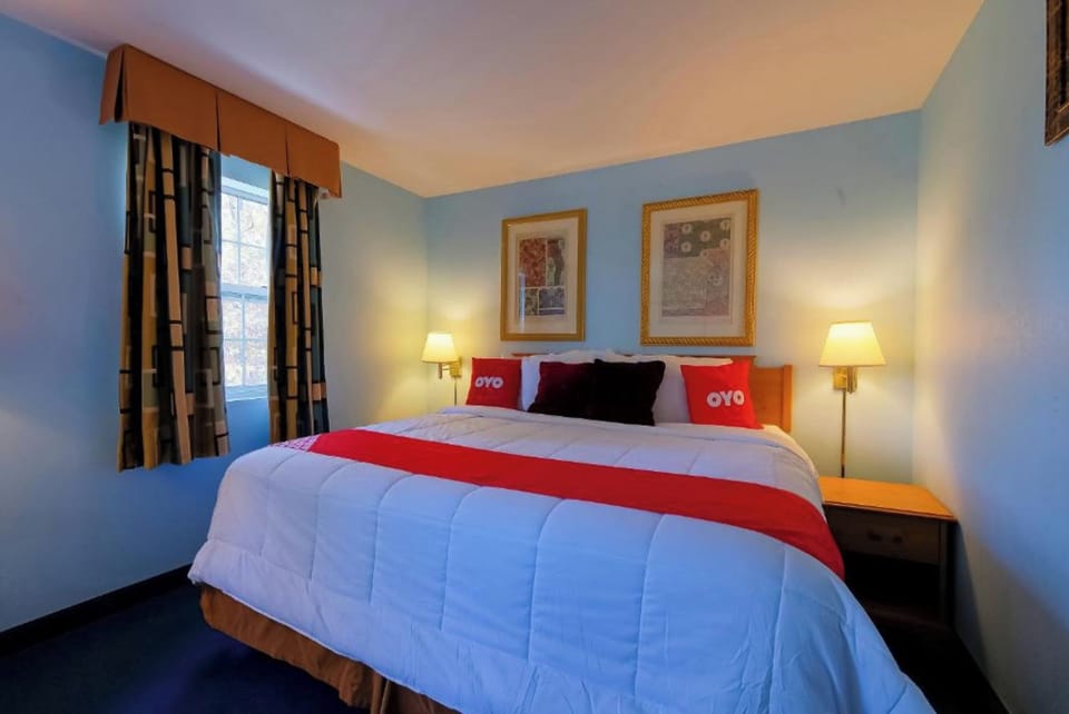 Drift off easily in crisp linens and calm, quiet comfort.