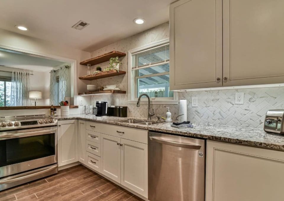 All stainless steel appliances and granite counters