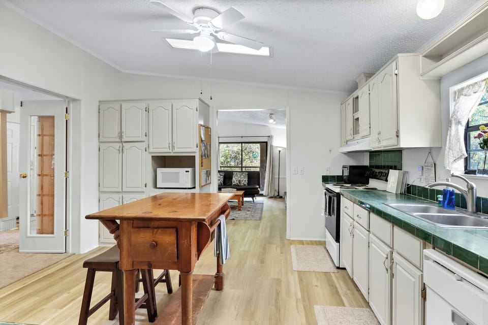 Fully stocked with all appliances