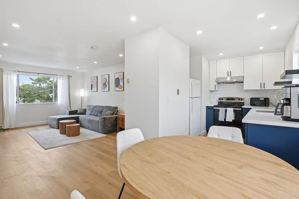 Indoors, Home Decor, Furniture, Table, Dining Room
