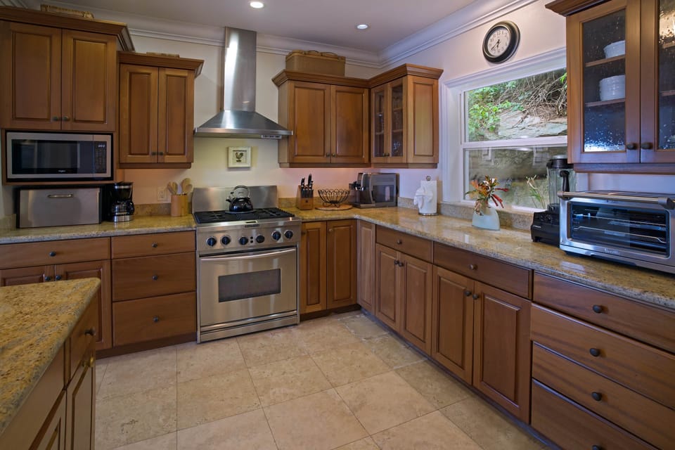 Spacious Kitchen 