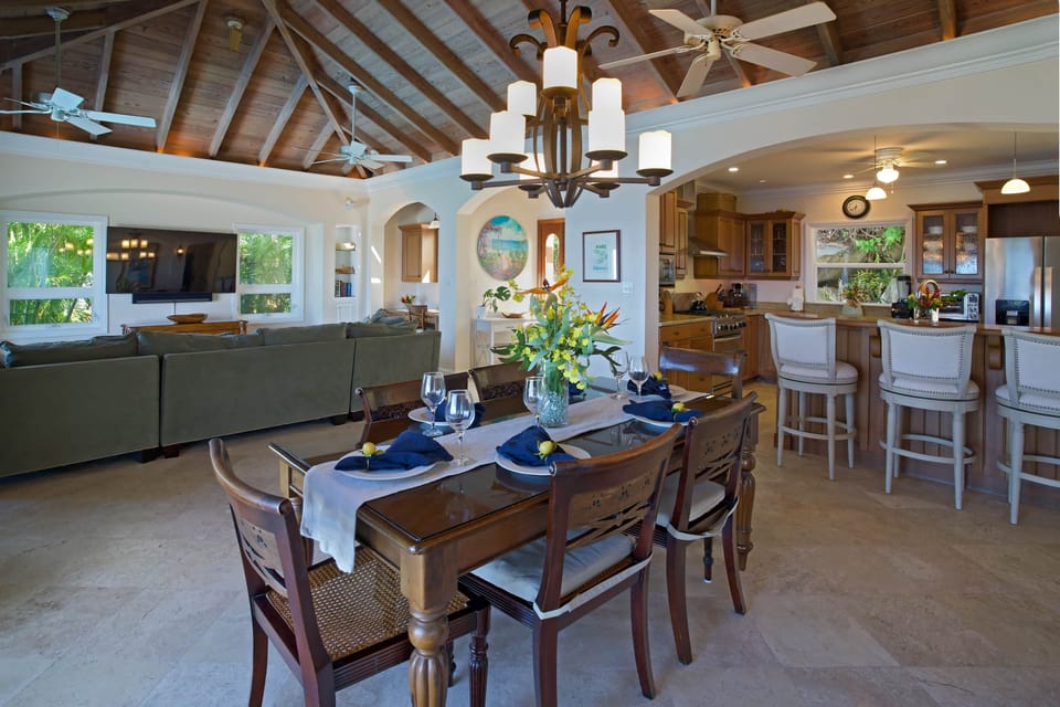 Open Concept With Lots of Seating