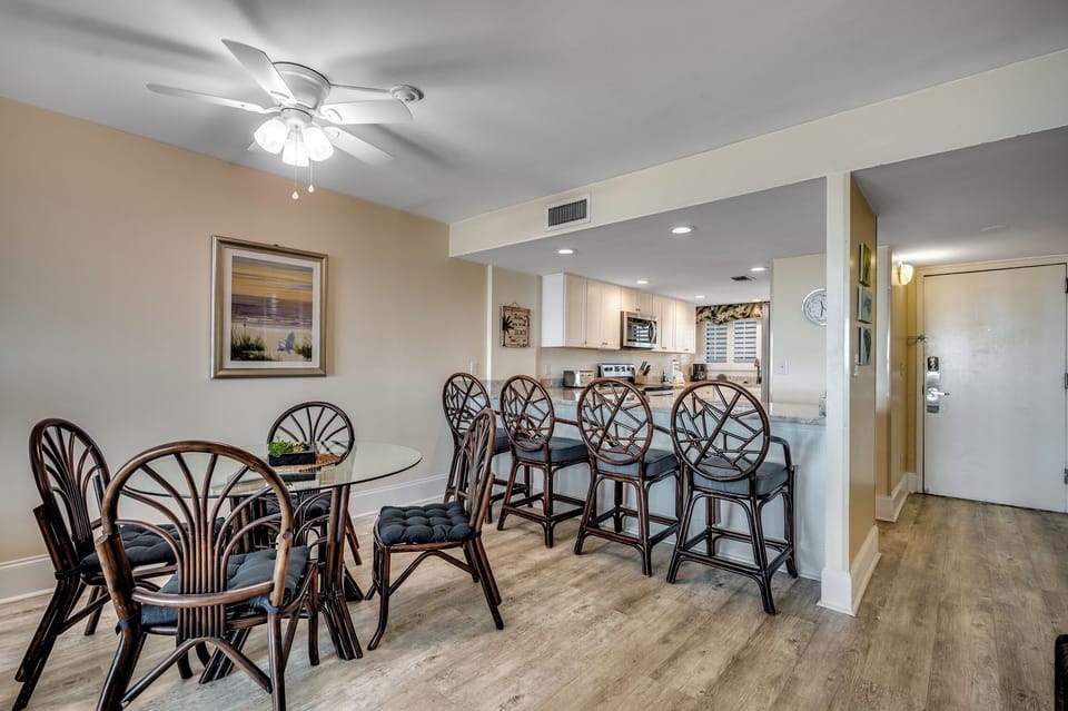 Plenty of dining seating available