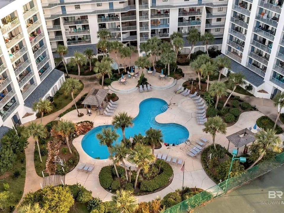Tropical playland!  Pool, hot tub and bar to host your own party.